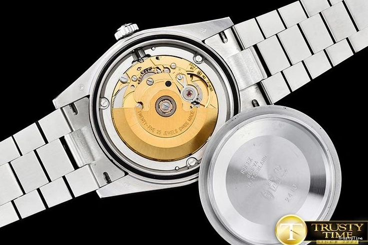 0524 RDD0214B – DayDate 36mm GoAnywhere 682